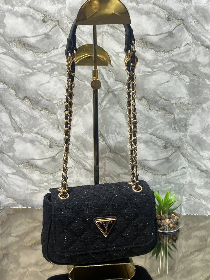 gues Siyah Zincir Detaylı Kadın Çanta - Görsel 3