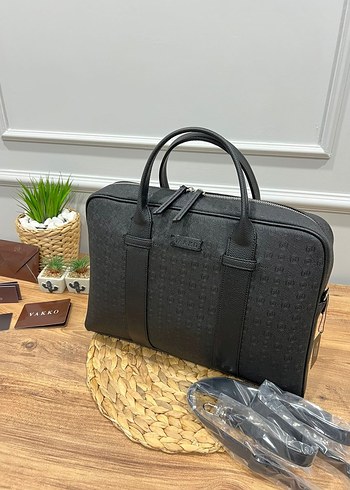 Kemer Detaylı Siyah Erkek Evrak Çantası