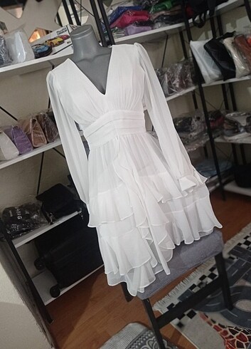 Beyaz abiye gelinlik nikah elbisesi