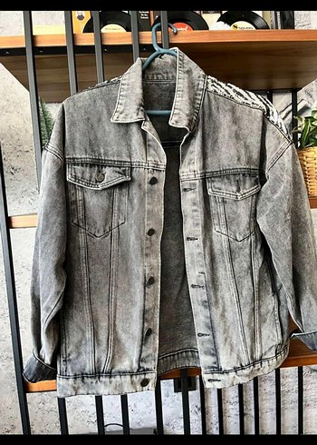 Gri Düğmeli Kadın Denim Ceket