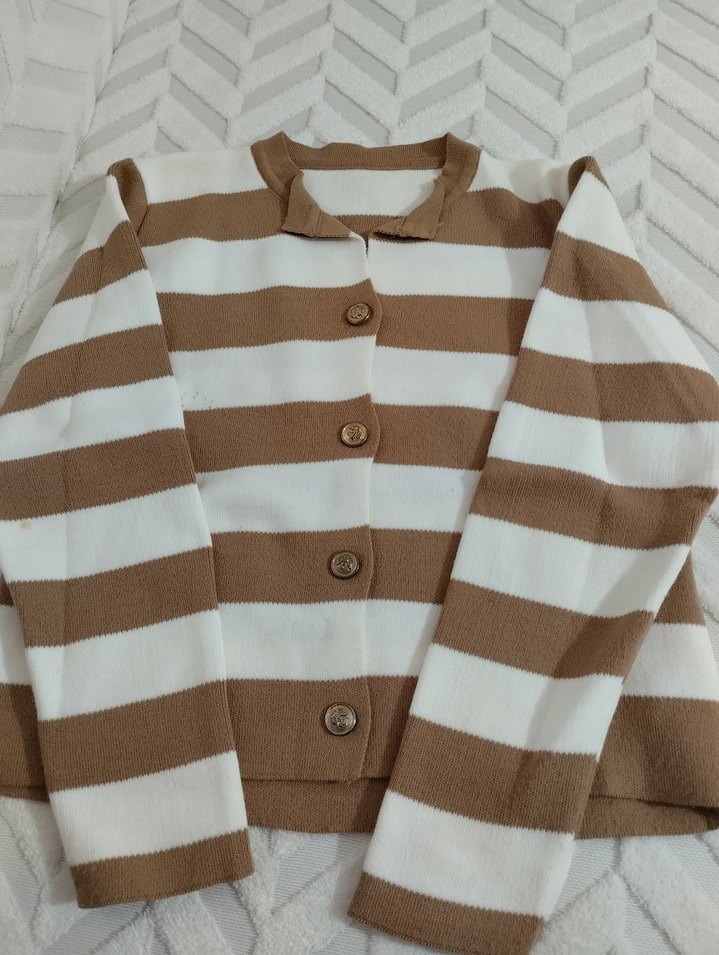 Düğmeli Bej Kadın Kısa Hırka - Görsel 5