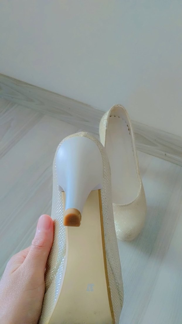 Beyaz Parlak Yılan Desenli Yüksek Topuklu Kadın Ayakkabı - Görsel 3