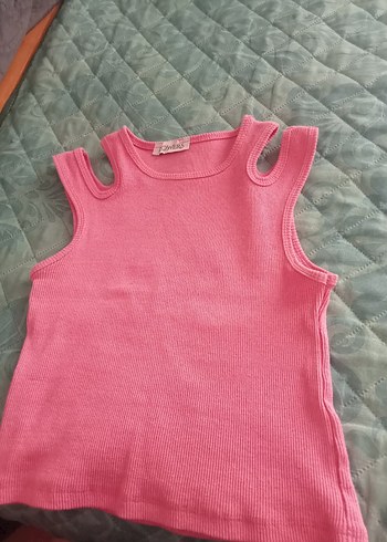 cut out omuz detaylı pembe bluz