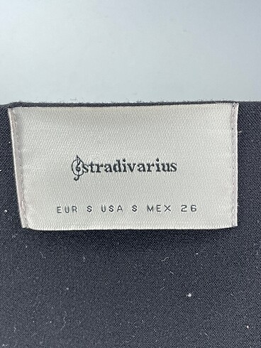 s Beden siyah Renk Stradivarius Deri Ceket %70 İndirimli.