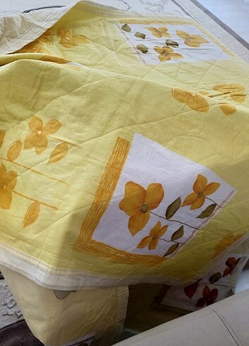  Beden sarı Renk Karaca yatak örtüsü 