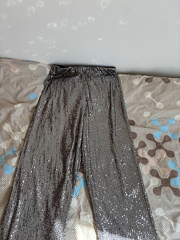 PULLU PAYETLİ PANTOLON