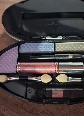 Ruby Rose Aynalı 3 Katlı Far Seti - Görsel 2