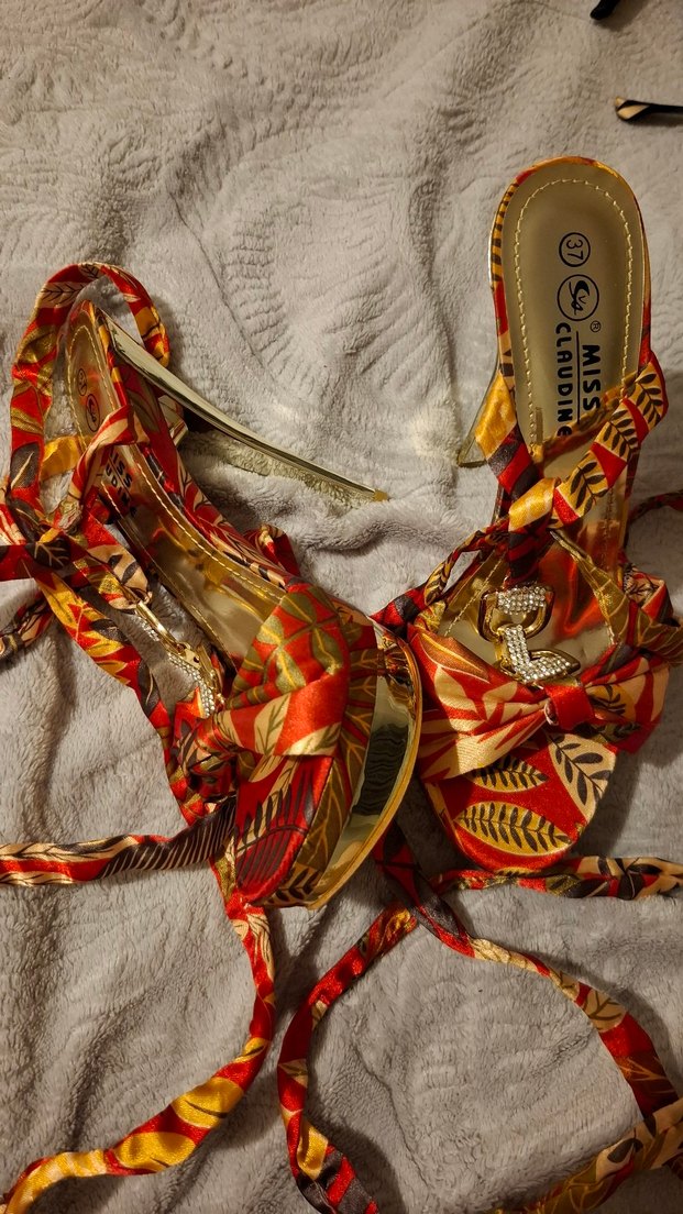 Avangart Bağlama Detaylı Saten Topuklu Taşlı Kadın Ayakkabı - Görsel 4