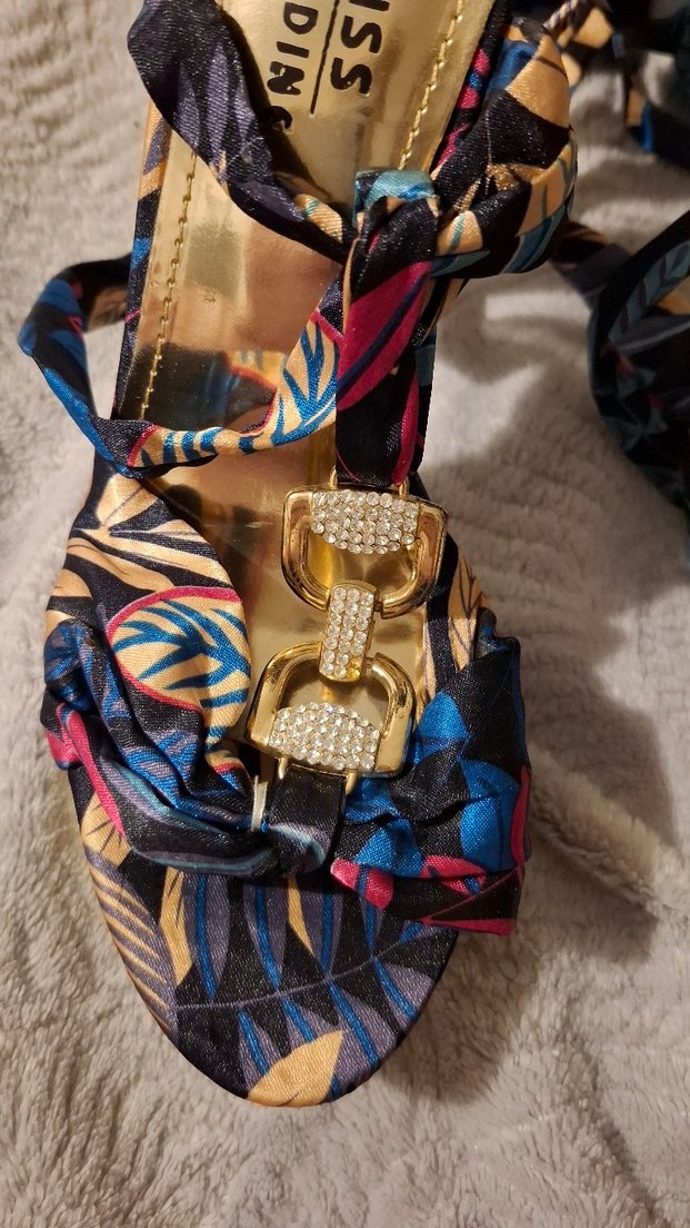 Avangart Bağlama Detaylı Platform Topuklu Taşlı Kadın Ayakkabı - Görsel 3