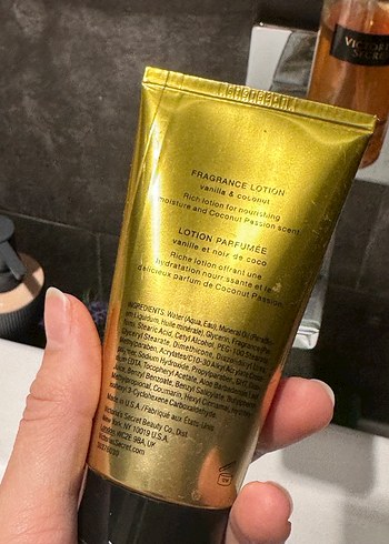 Victoria's Secret Coconut Passion Kadın Parfüm Seti - Görsel 2