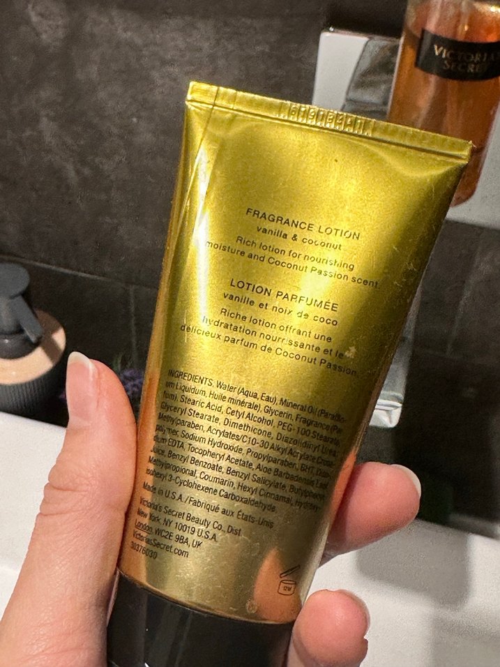 Victoria's Secret Coconut Passion Kadın Parfüm Seti - Görsel 2