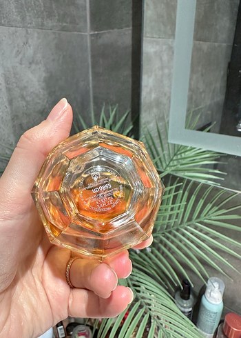 Viktor&Rolf Flowerbomb Kadın Parfümü - Görsel 3