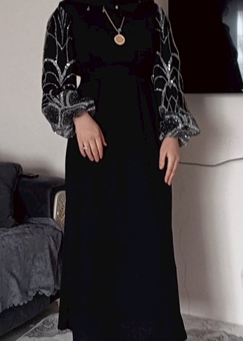 Uzun Kollu Siyah Nakışlı Gotik elbise - Görsel 2