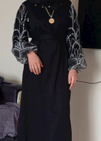 Uzun Kollu Siyah Nakışlı Gotik elbise - Görsel 4