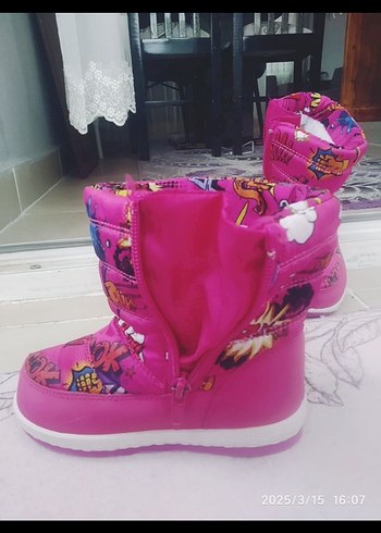 LC Waikiki 27 numara bot - Görsel 2