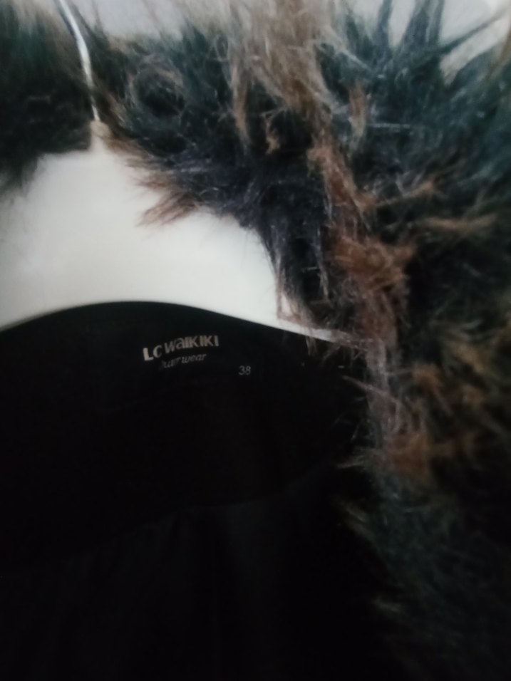 Kürk Yaka Siyah Kaban kaşe - Görsel 5