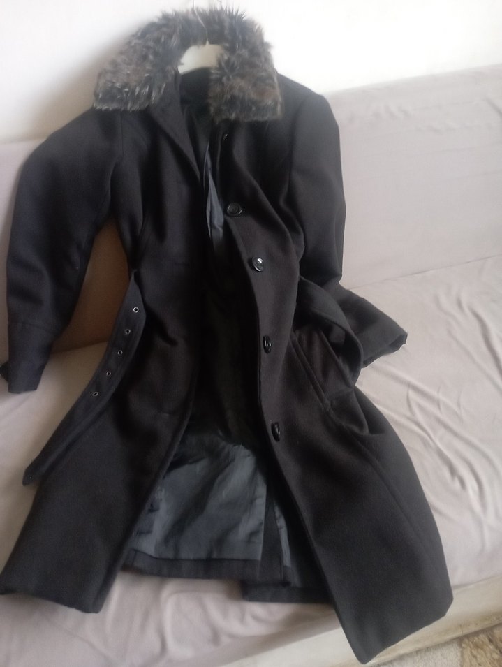 Kürk Yaka Siyah Kaban kaşe - Görsel 3