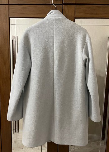 Açık gri düğmeli kaban - Görsel 2