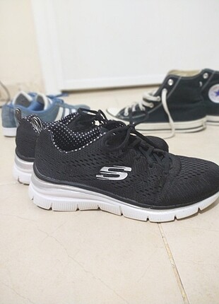 Skechers 38