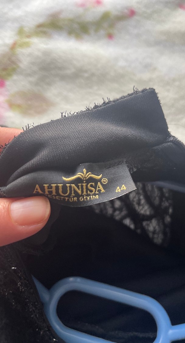 Uzun Kollu Siyah Boncuk İşlemeli Elbise - Görsel 3