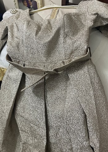 Gri Kemerli Uzun Kadın Abiye Elbise - Görsel 4