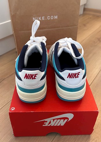 38 Beden beyaz Renk Nike Spor Ayakkabı