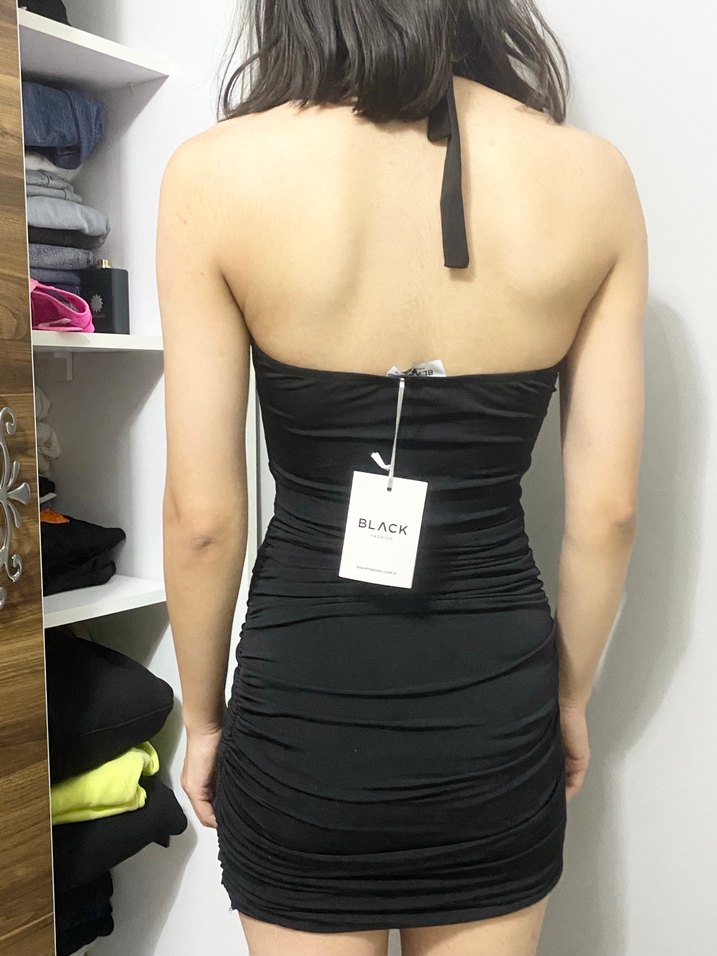 Siyah mini dekolteli gece elbisesi - Görsel 4