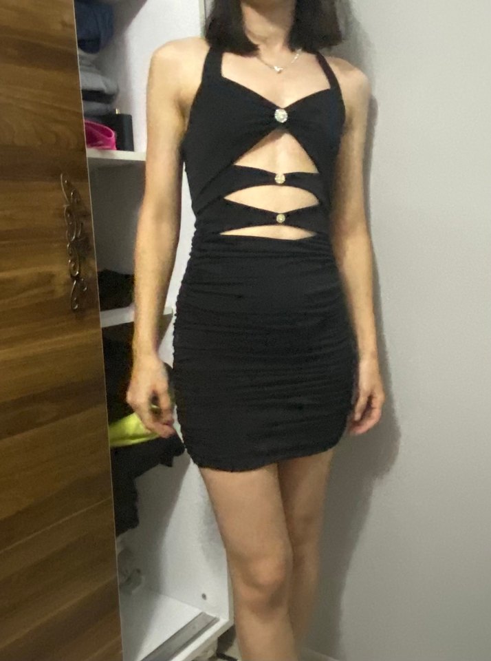 Siyah mini dekolteli gece elbisesi - Görsel 2