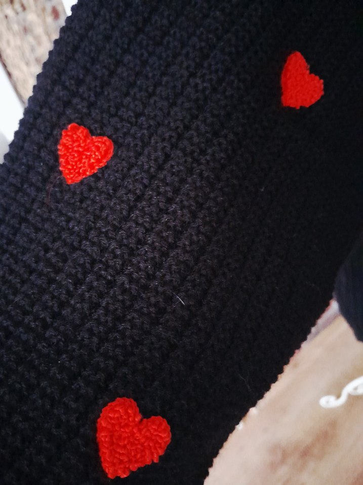 Nakışlı Siyah Örgü Hırka - Görsel 2