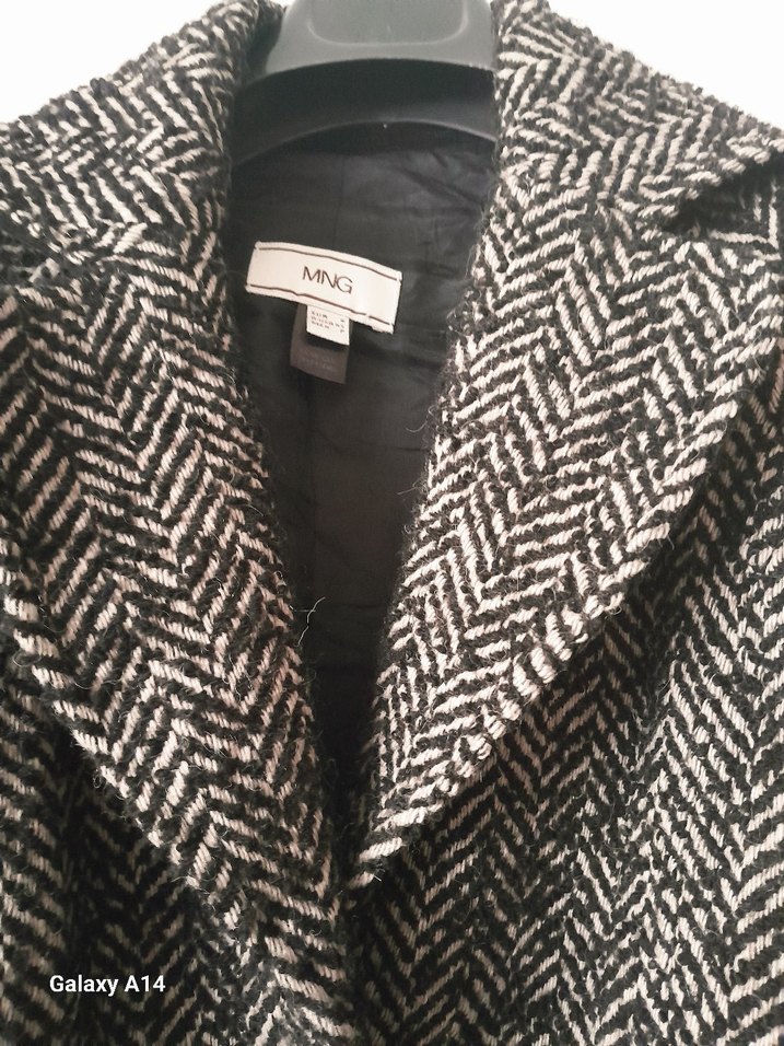 Mango Desenli Kuşaklı Kaban - Görsel 4