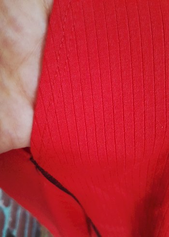 Kısa Kollu Düğmeli Kırmızı V Yaka Kadın Bluz - Görsel 2