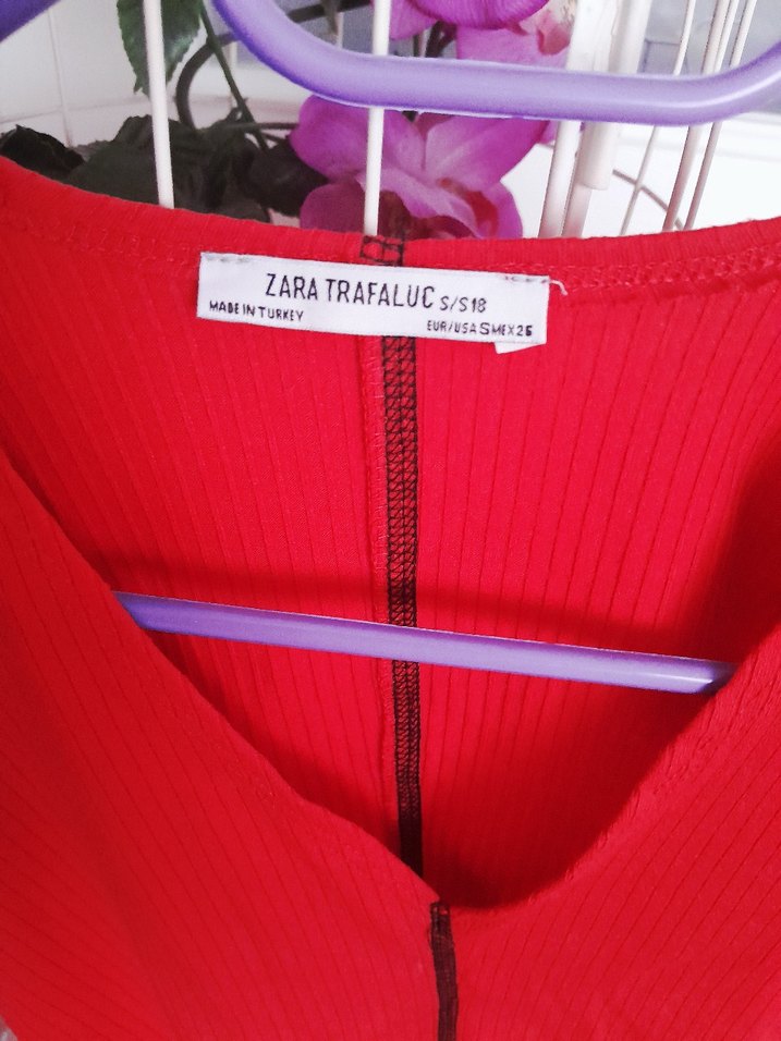 Kısa Kollu Düğmeli Kırmızı V Yaka Kadın Bluz - Görsel 3