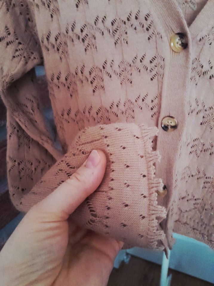 Bej V Yaka Örgü Kadın Hırka - Görsel 4