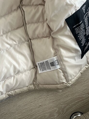 m Beden çeşitli Renk Guess mont ve çanta