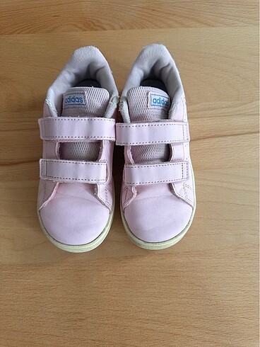 27 Beden Adidas Özel Seri Ayakkabı