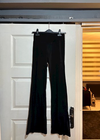 Bershka Kadın İspanyol Paça Pantolon