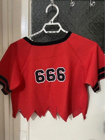 Crop tişört - Görsel 3