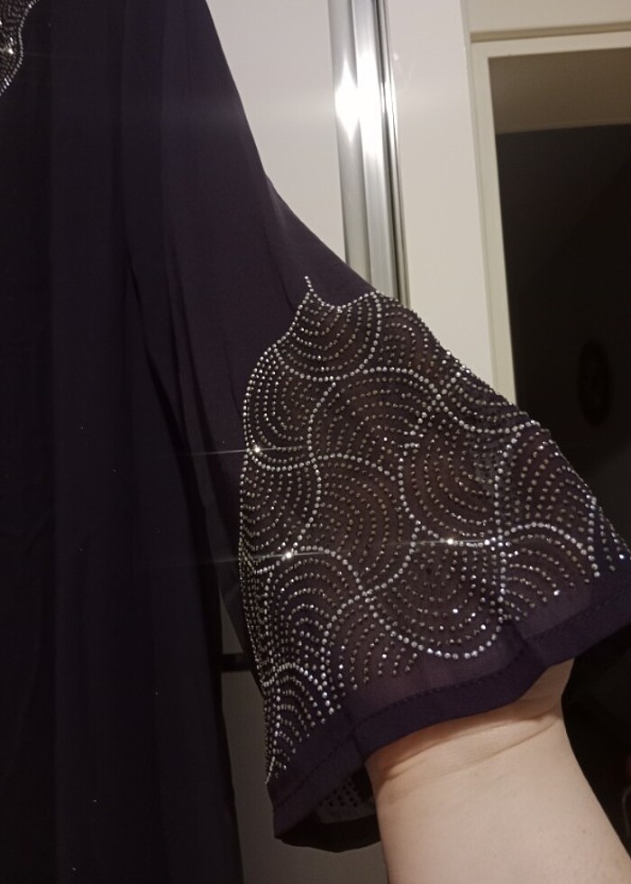 Şifon ve taş detaylı simli abiye - Görsel 3