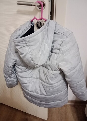 Hiç giyilmemiş çocuk montu - Görsel 2