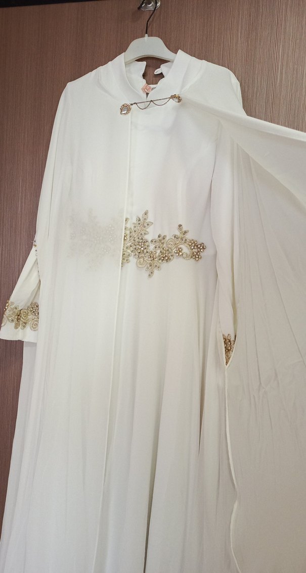 İşlemeli Beyaz Uzun Kadın Abiye - Görsel 2
