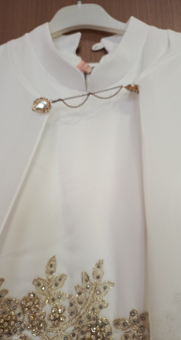 İşlemeli Beyaz Uzun Kadın Abiye - Görsel 4