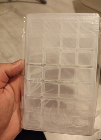 28 Bölmeli (7x4) Boncuk Kutusu
