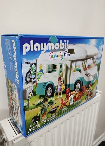 Diğer Playmobil Family Fun Mobilyalı Karavan