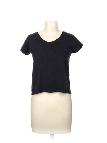 Defacto T-shirt %70 İndirimli.