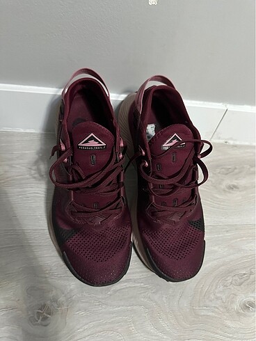 41 Beden bordo Renk Nike ayakkabı