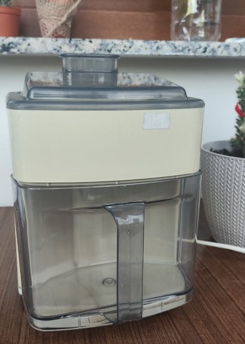 Beyaz ve Gri Katı Meyve Sıkacağı