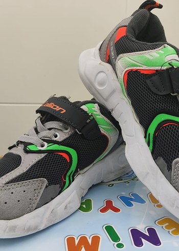 31 Beden Çocuk Renkli Spor Ayakkabı Velcro