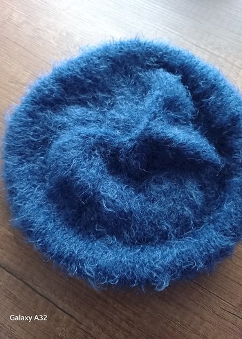 Kadın Mavi Örgü Yün Bere
RESSAM BERE - Görsel 2