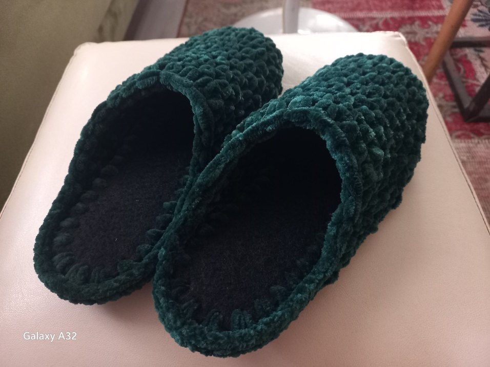 CIFT TABAN , KADIFE, 
ZUMRUT YESILI . UNISEX

SIPARIS ALINIR - Görsel 2