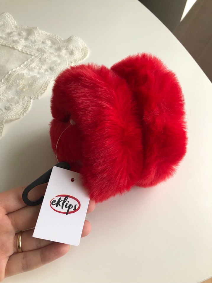 Kırmızı Kürklü Kulaklık - Görsel 2